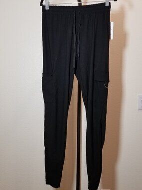 KORE Premium Wear Womans M Black Cargo Jogger Streetwear Active Loungewear NWT